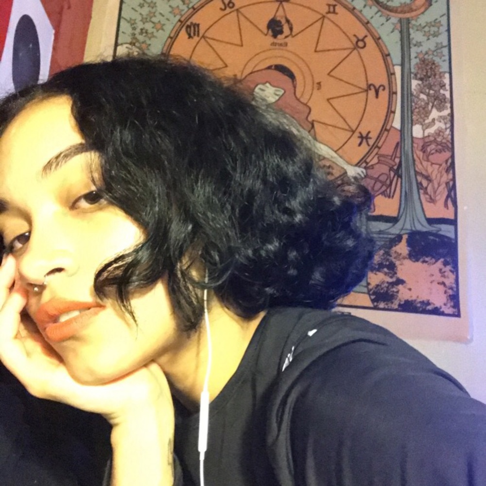 Meet your Posher, Taina